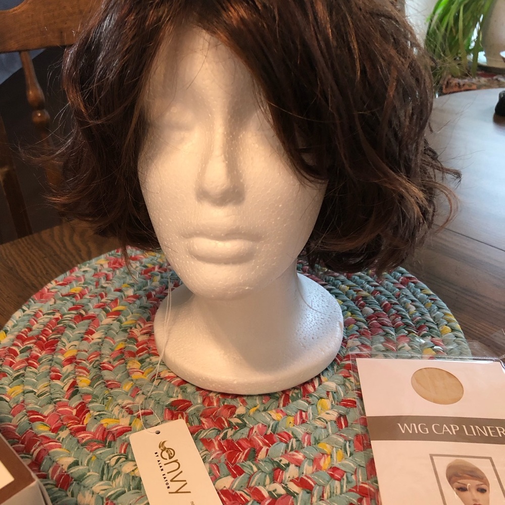 Gia wig by Envy in Cinnamon Raisin. Brand new with tag.